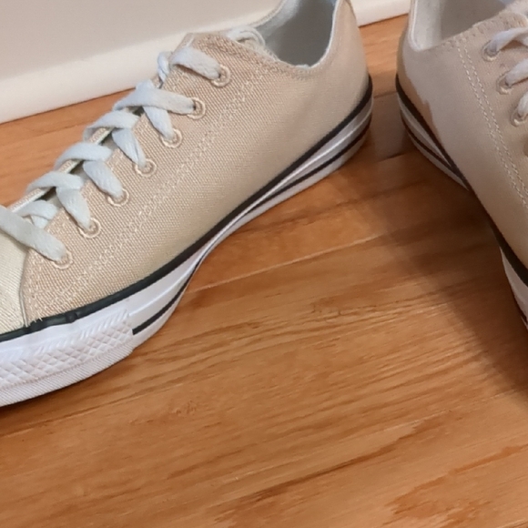 Converse Shoes - Picture 6 of 8